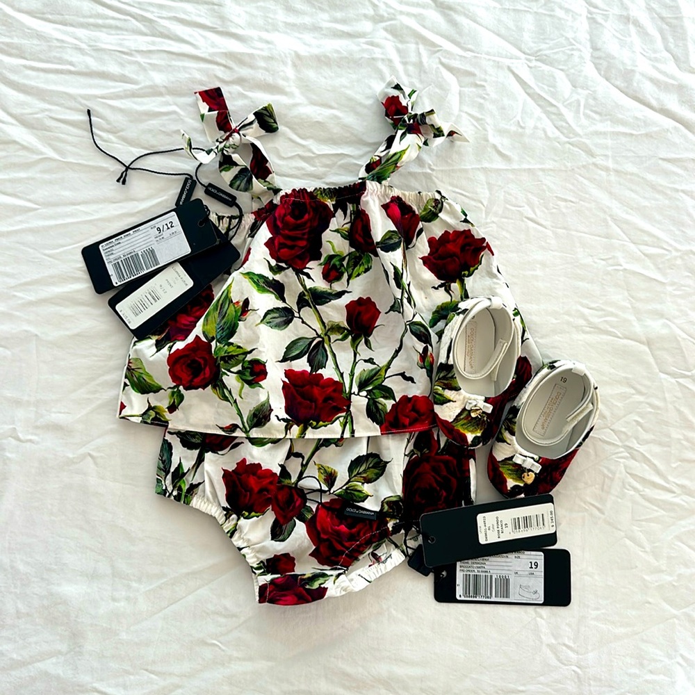 D&G baby two piece set with matching shoes
